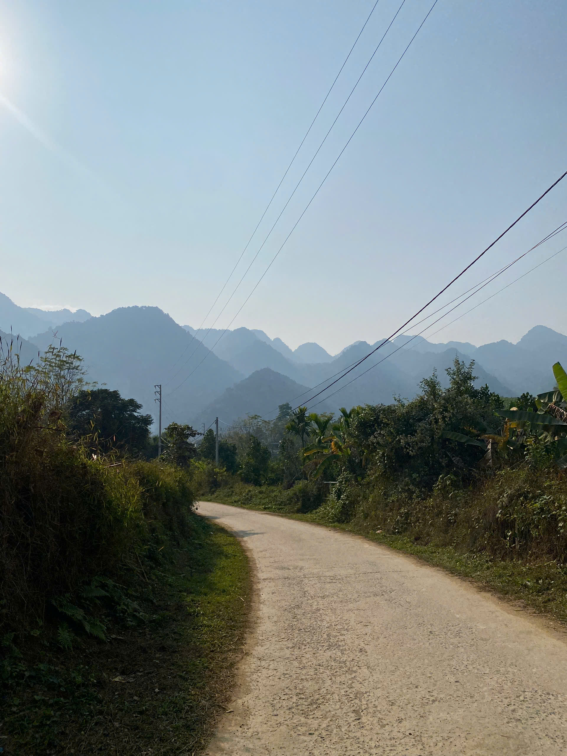 Cắt lỗ 4000M_200M thổ cư bám đường bê tông 75M_view núi thoáng đẹp Tân Lạc Hoà Bình_1,x tỷ - Ảnh 1